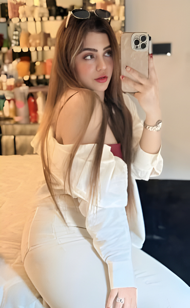 Real Karachi escorts photos